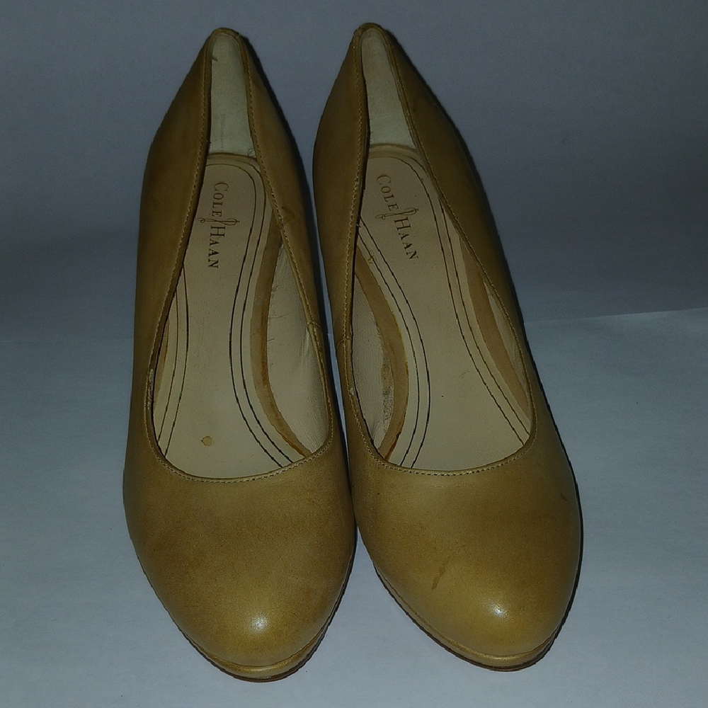 Cole Haan Women's Tan Pumps